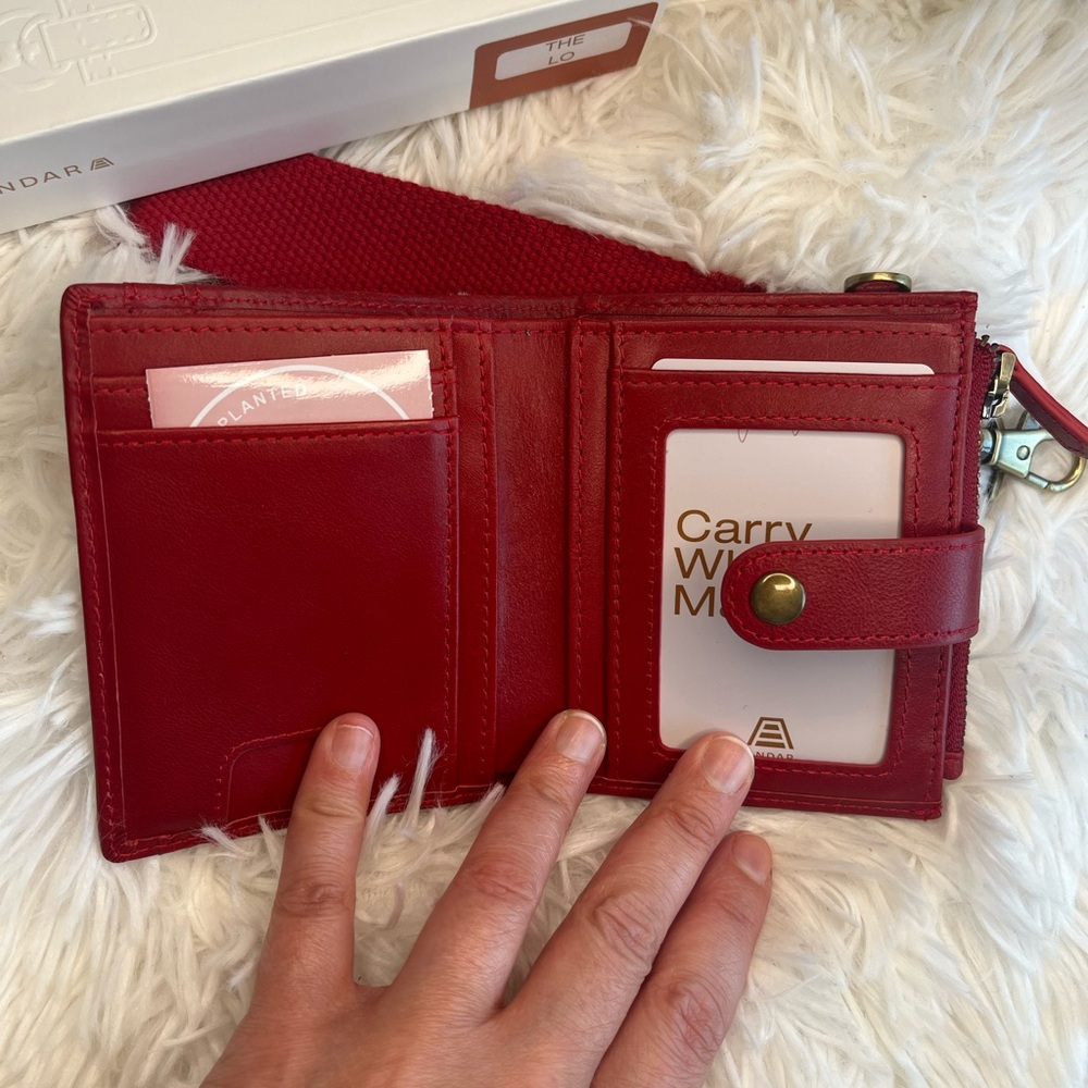 Andar Lo Leather Compact Wallet in Red - Picture 4 of 13
